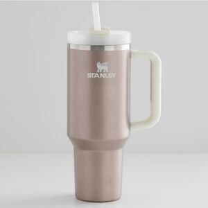 EUC Stanley Quencher 2.0 Flowstate 40oz tumbler